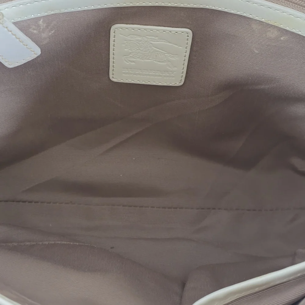 ✨️BURBERRY Barton Hobo Bag - Picture 14 of 16